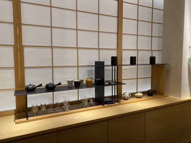 石川・金沢。金沢駅で加賀棒茶を楽しむ『丸八製茶場 金沢百番街店』