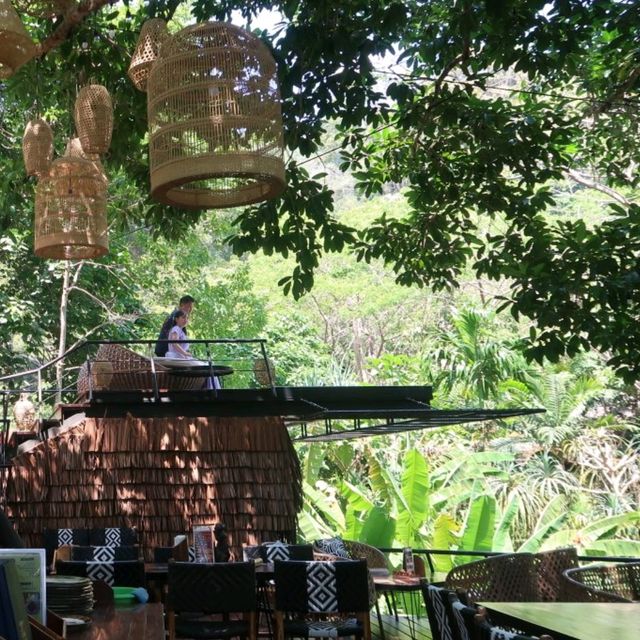 Three Monkeys Restaurant ภูเก็ต 