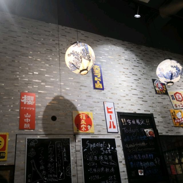 日式⽯燒和⽜專⾨店CP值極高