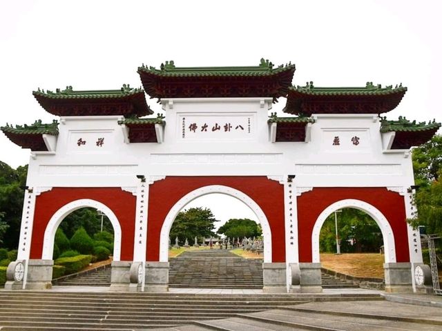 장화 시내를 인자하게 바라보는 팔괘산대불 八卦山大佛