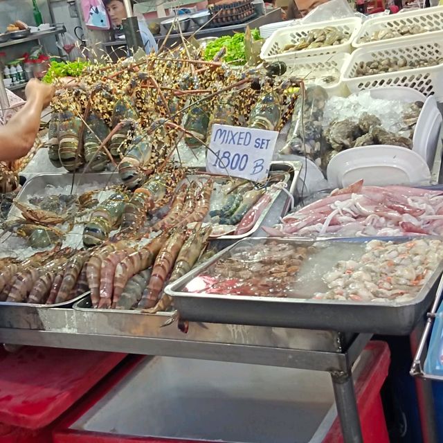 ช้อป ชิล ถนนคนเดินตลาดโต้รุ่ง@หัวหิน