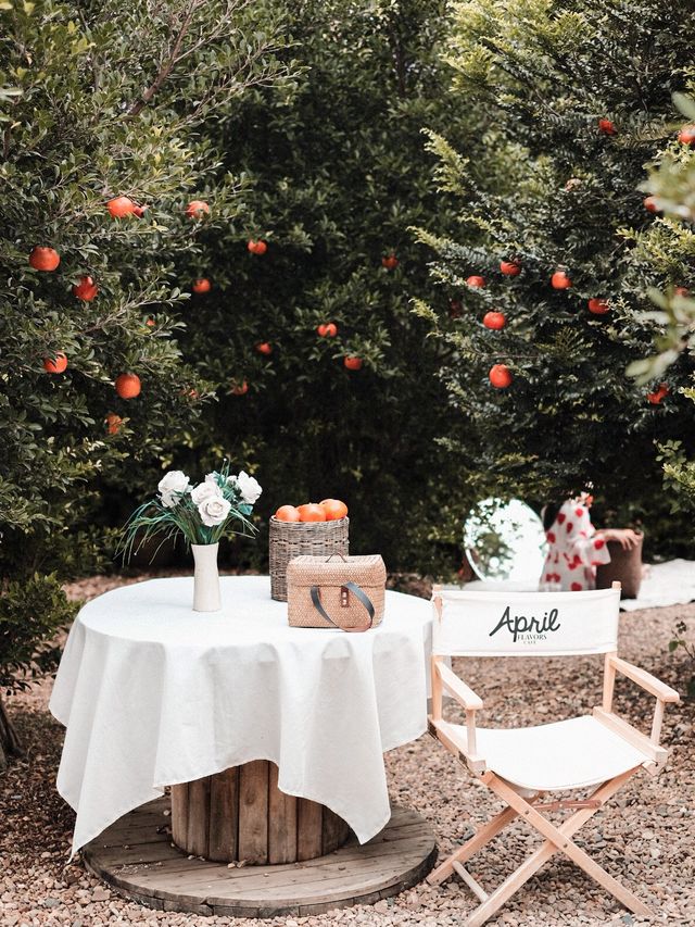 April Flavours Cafe 🍊