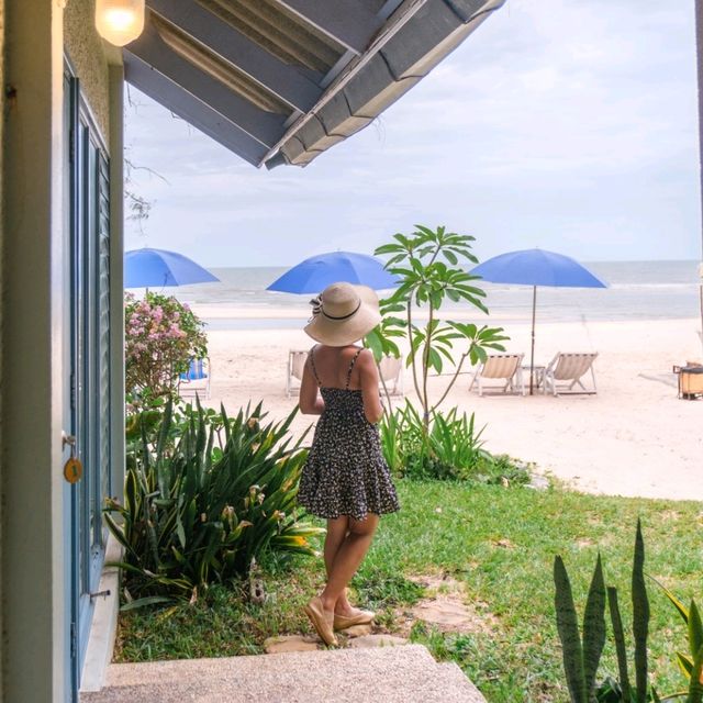 วิลล่าริมทะเล มีหาดส่วนตัว ที่ชะอำ 