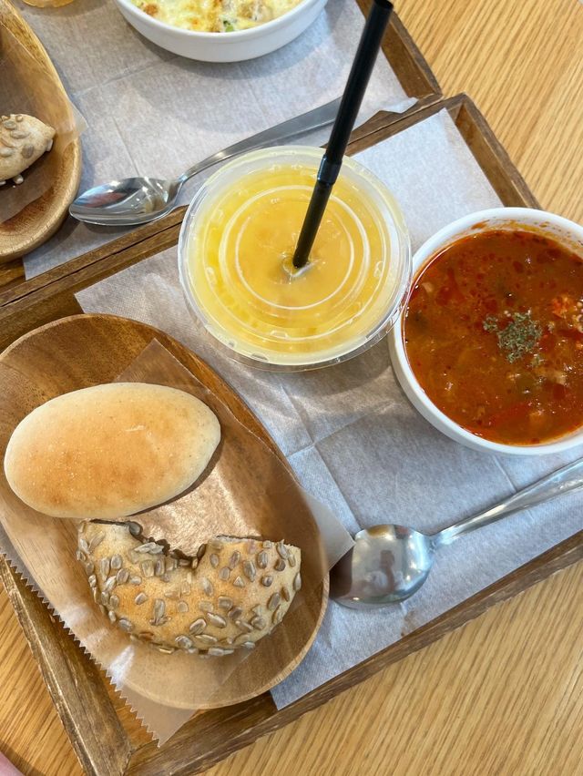 【福岡カフェ】図書館の中にあるパン屋さん🍞