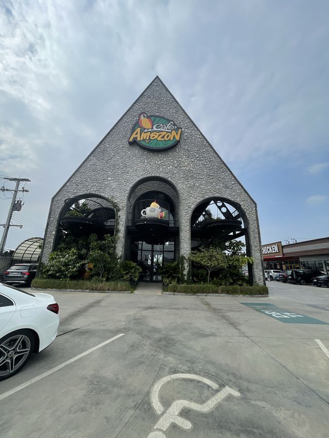 CAFÉ AMAZON CONCEPT STORE 🦜