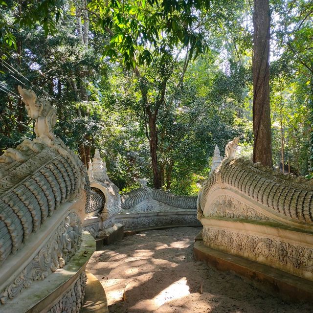 วัดเก่าแก่ในป่าลึกวัดหลวงขุนวิน