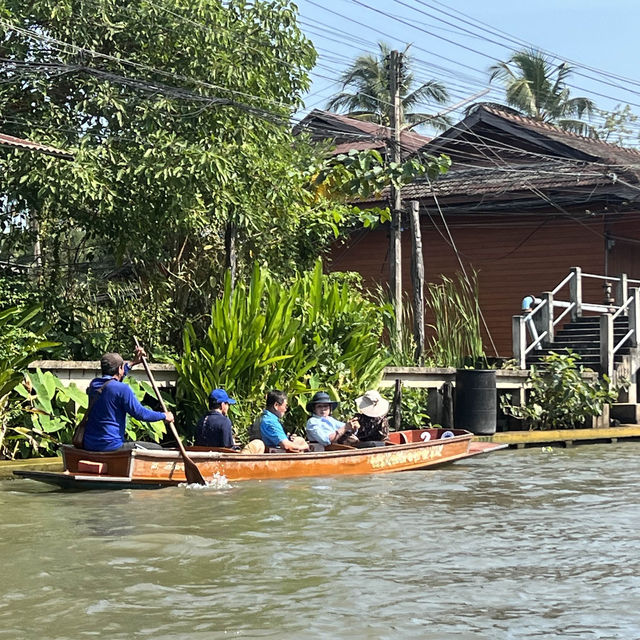 Most famous floating market in Bangkok 