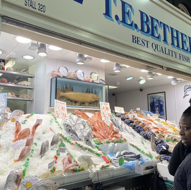 歐洲最大的室內市場 - Leeds Kirkgate Market