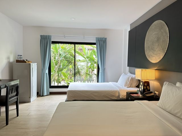 เที่ยวภูเก็ต พักหาดในยาง ใกล้สนามบิน