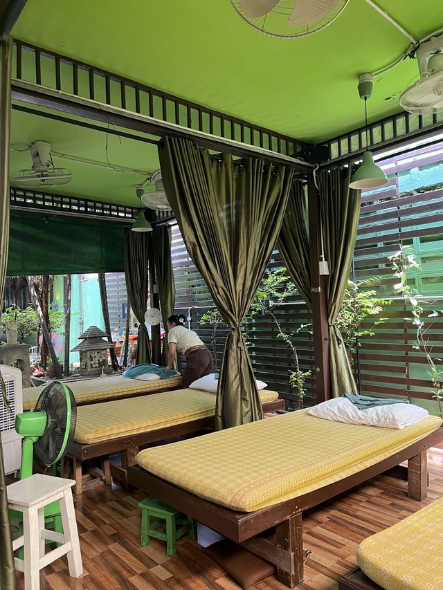 방콕에서 독특한 마사지샵 소개드려요, Massage in garden🌿