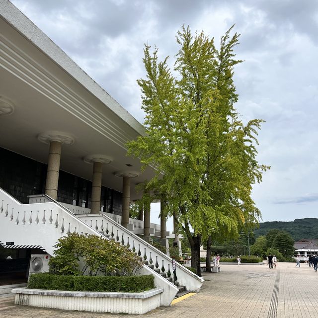 국립 경주 박물관에 떠오르는 핫플 도서관