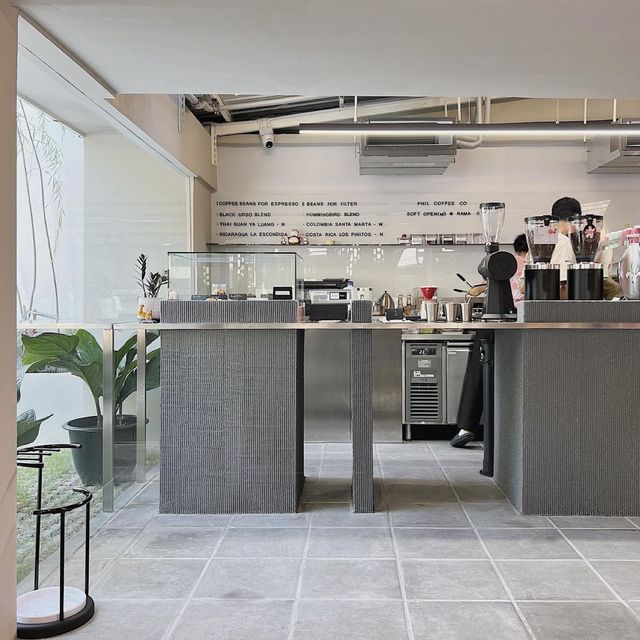 兩層空間感好大的咖啡店，過一個休閒的下午！