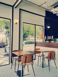 Round Cafe