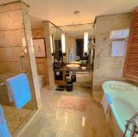 โรงแรมหรู กลางถนนวิทยุ Conrad Bangkok