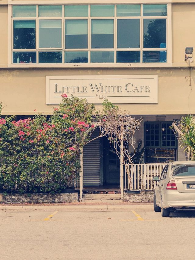 Little White Cafe