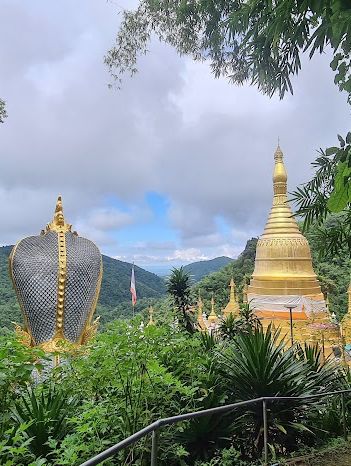 พระธาตุอินแขวน 
