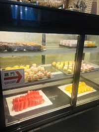 觀塘巧明街Holiday inn酒店2樓Cafe半自助餐，人均價格$130