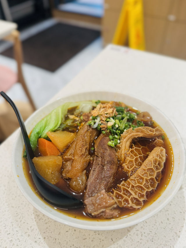 「小胖台灣麵：招牌三寶牛肉麵，超值！」