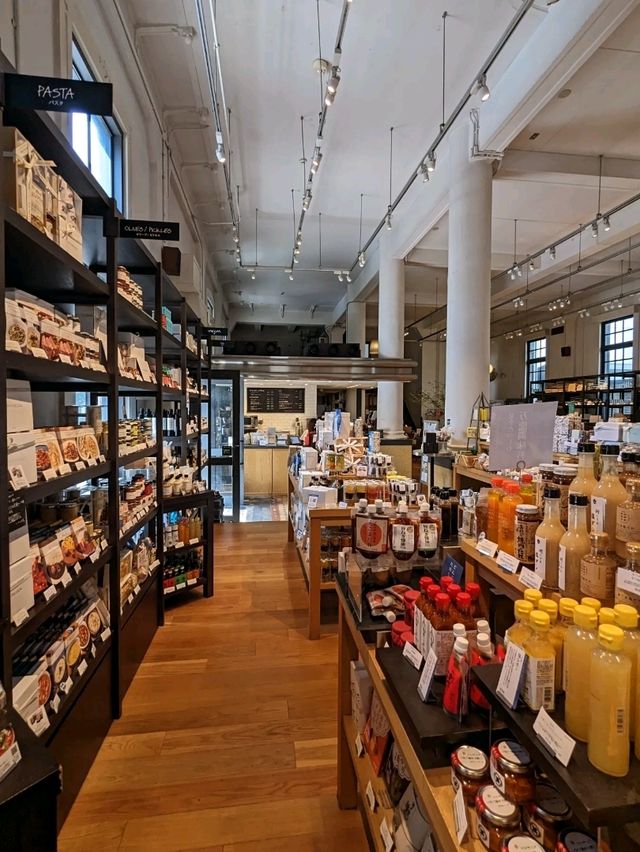 日本京都-紅磚建築內的高雅雜貨店：DEAN & DELUCA