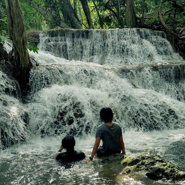น้ำตกห้วยแม่ขมิ้น กาญจนบุรี 🌿💧🏞
