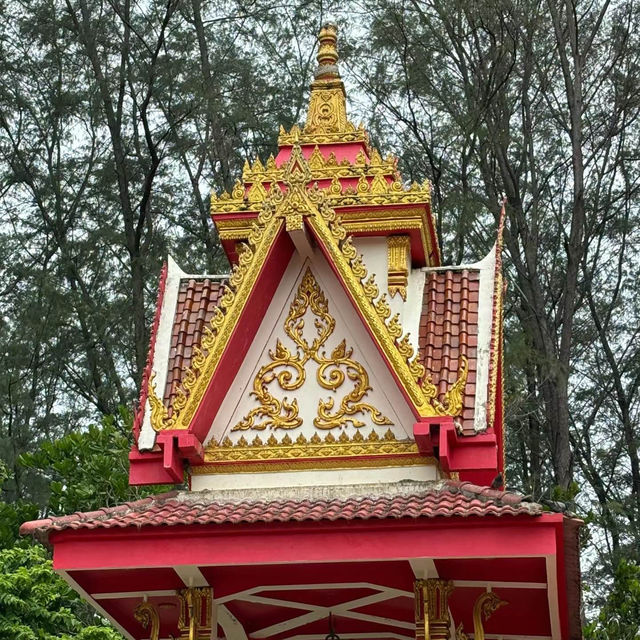 「美麗寺院」Wat Sanamchai