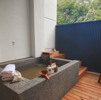 瑞穗山下的厝溫泉民宿