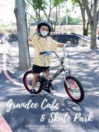 ปั่นจักรยานที่ Grandee Cafe’ & Skate Park 🚴🏻‍♂️