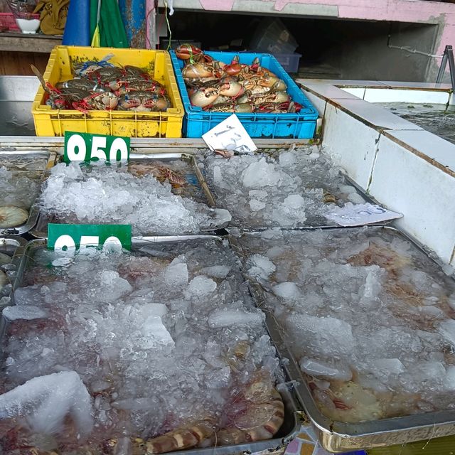 ลุงศักดิ์ ซีฟู๊ด ร้านอาหารทะเล สด ราคาถูก