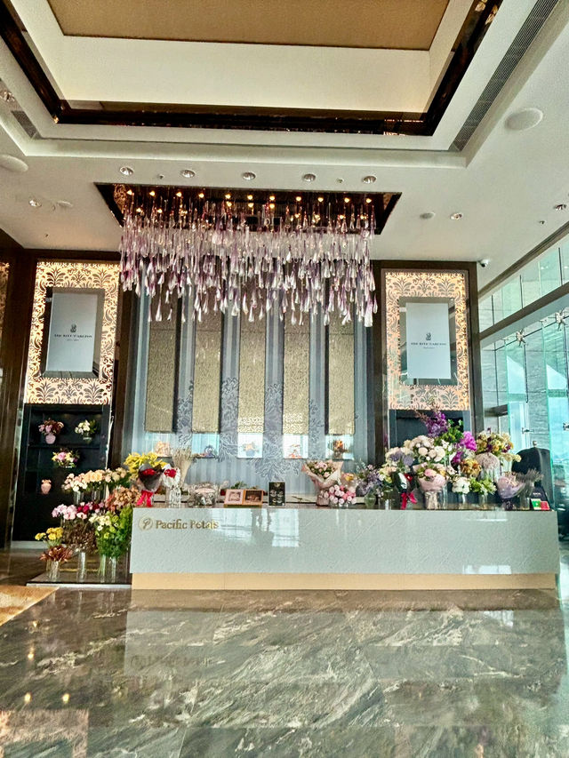 【九龍】香港麗思卡爾頓酒店：在103樓飽覽天際線美景，品嘗精緻美食