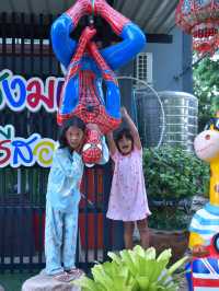 พาเด็กๆเล่นน้ำ ที่เฟื่องฟ้าแสงมณีรีสอร์ตแก่นกระจาน