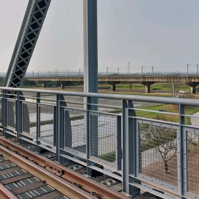 屏東河濱公園 舊鐵橋 運動放風的好地方