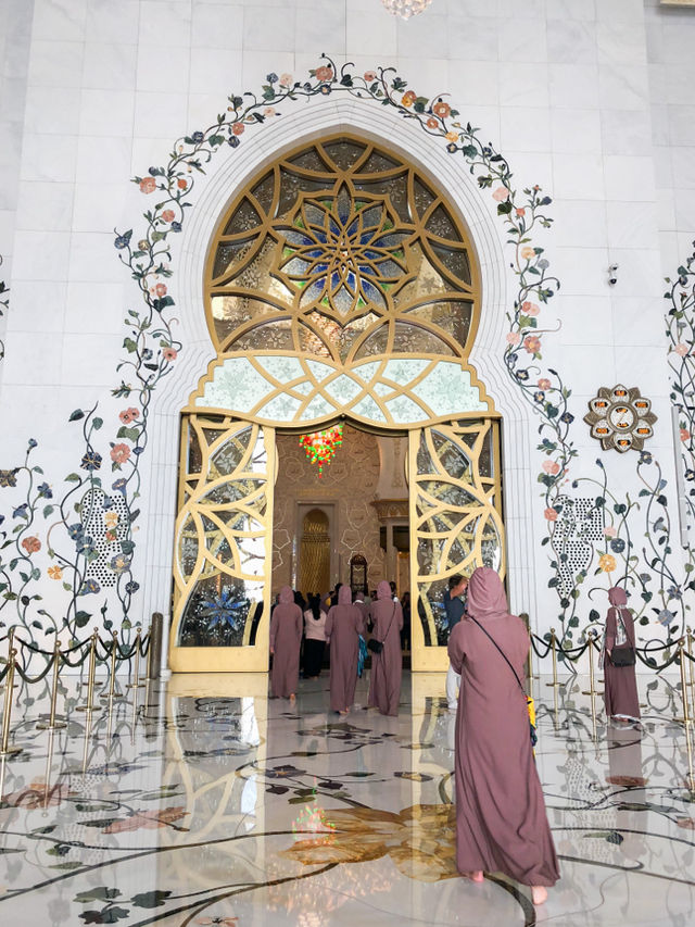 【UAE】アブダビの世界一豪華な白亜のモスク🕌