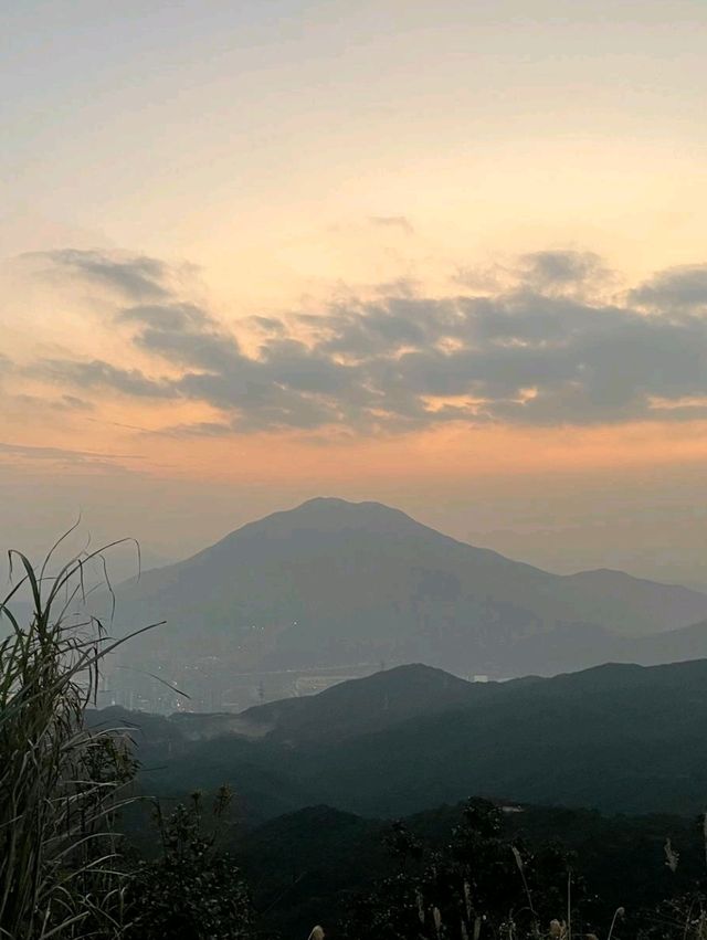 【梅沙尖行山】11.2公里挑戰你的膝蓋，準備好上樓梯