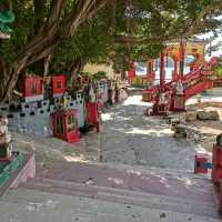 ไหว้ขอพรเจ้าแม่กวนอิมริมทะเลที่ Repulse Bay