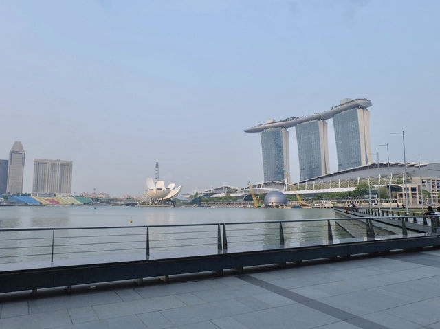 ดื่มด่ำความสวยงาม เดินเล่นรับลมชมวิวที่อ่าวมารีน่า