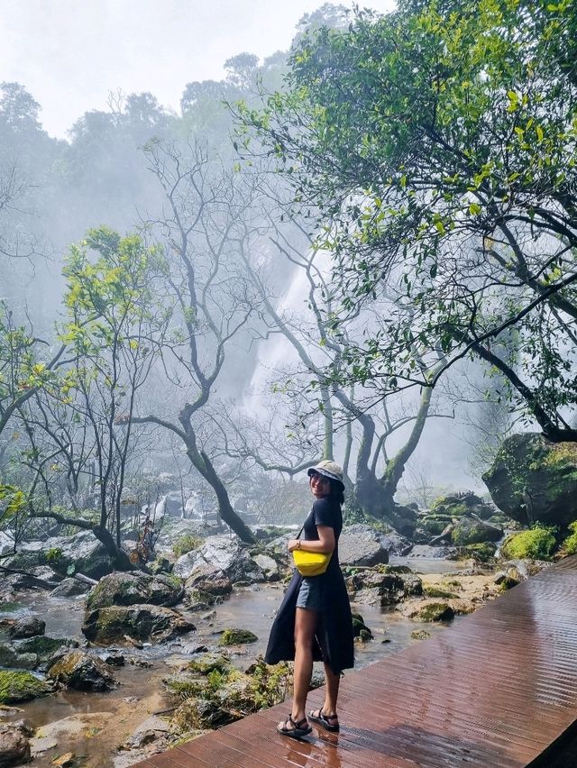 คลองลาน เดือนตุลา