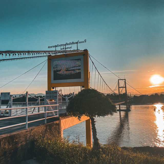 สะพานแขวนแม่น้ำปิงจังหวัดตาก