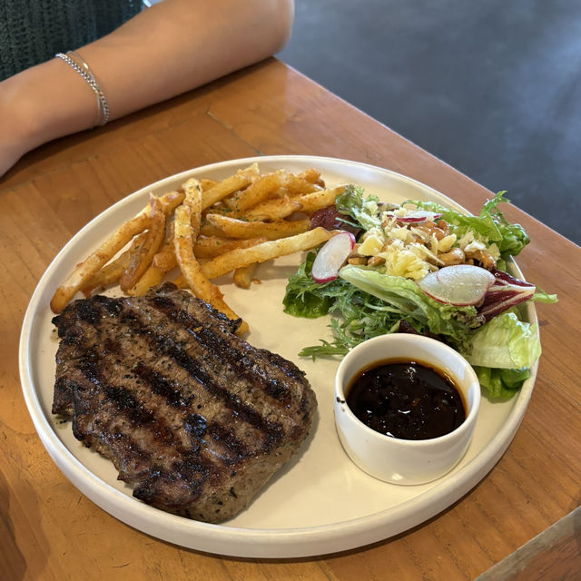 우붓 논뷰에서 즐기는 스테이크 맛집! 피손우붓