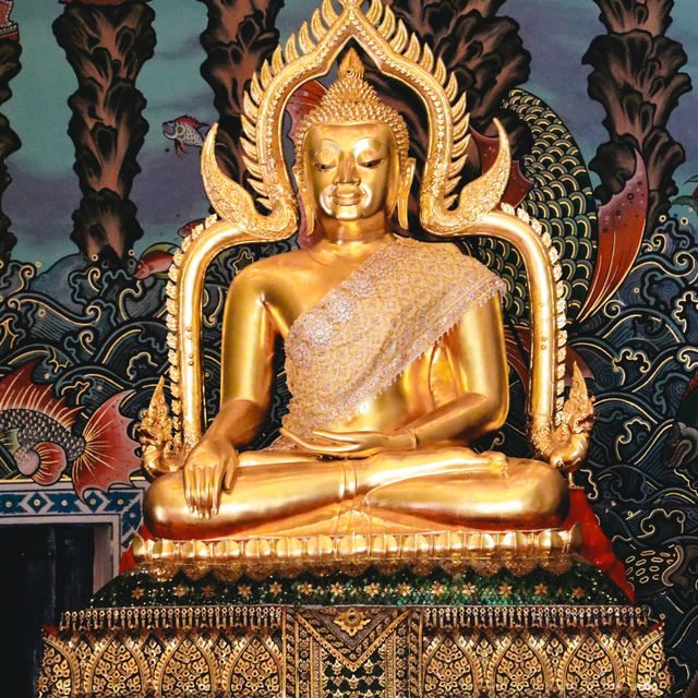 หลวงพ่อเพชร วัดท่าหลวง