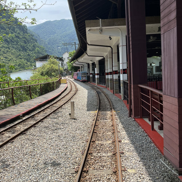 ไป Wulai, Taiwan เมืองบนเขาเล็กๆ เต็มไปด้วธรรมชาติ