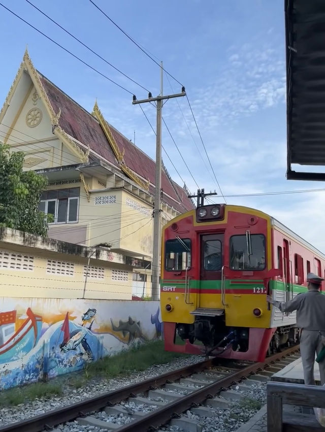 Market on train tracks? Exploring Thailand’s Mekong Train Market