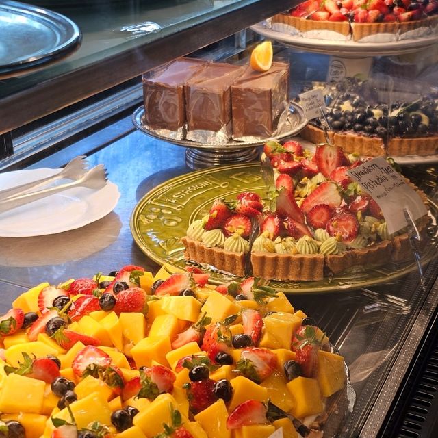 คาเฟ่โรงนาที่แสนร่มรื่นกับอาหารออแกนิคอร่อย ๆ