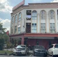 Parking to the Salak transit rail