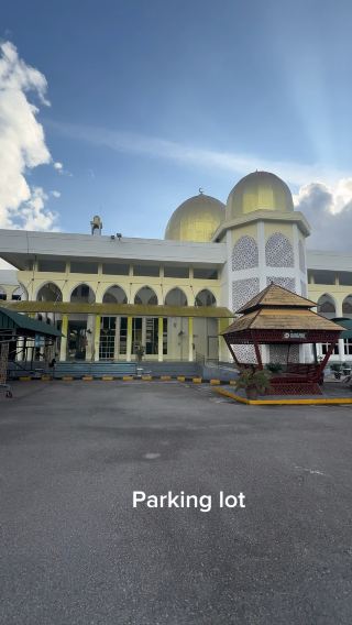Peaceful prayers, peaceful heart at the biggest mosque!