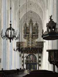 This church is a fine example of “basic but not boring”