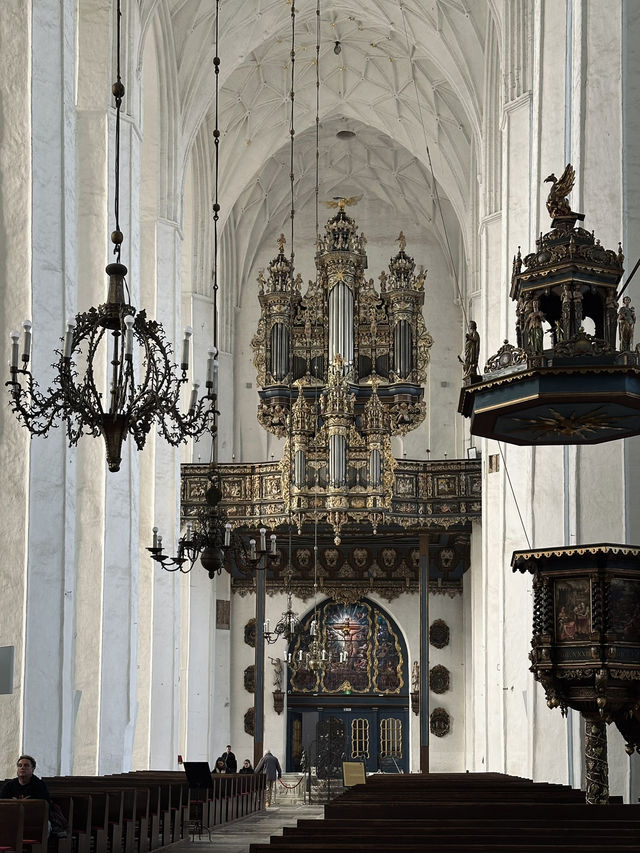 This church is a fine example of “basic but not boring”
