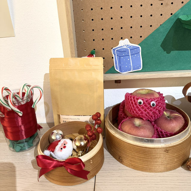 A Cup of Calm in a Festive Wonderland