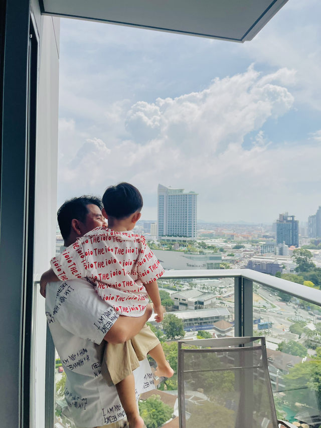 บุกอวกาศ Grand Centre Point Space Pattaya