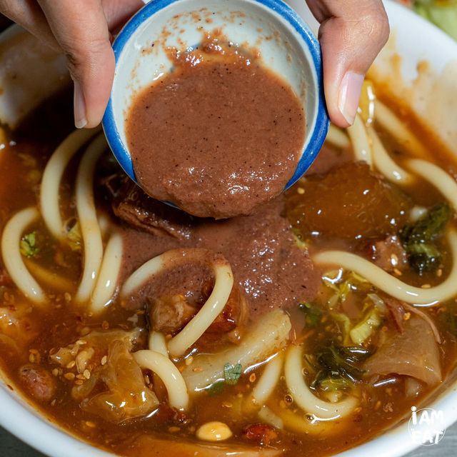 อร่อยระดับตำนาน! ร้านขนมจีนไหหลำเจ๊วาเจ๊หย่ง 