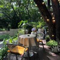 So Into cafe & eatery, เชียงใหม่ 🌸🌼🪻